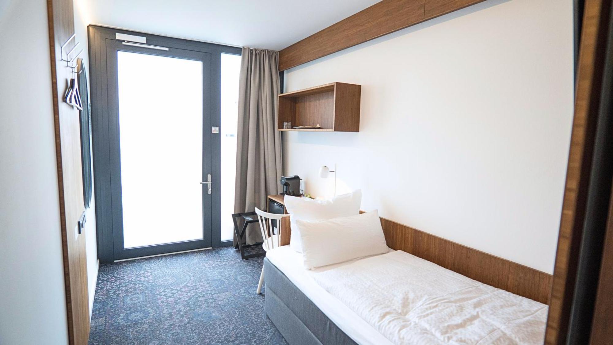 Tin Inn - Heinsberg - Das Hotel Aus Hochwertig Ausgebauten Ueberseecontainern Exteriér fotografie